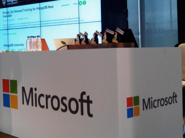 GalleDeNova's tweet image. Nunca antes se habían visto tantos pingüinos desfilando en @MicrosoftES  #devossazuredays #interoperabilidad