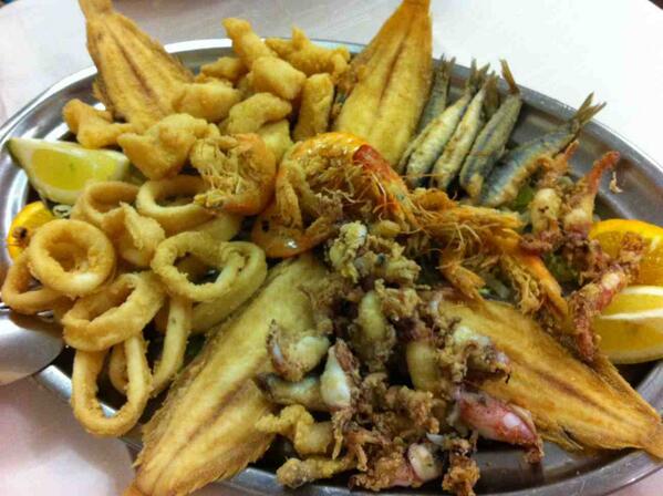 malagaturismo's tweet photo. ¿Conoces la gastronomía típica de Málaga Capital ? http://t.co/7ntHCr2uvo http://t.co/jH9105nOpI