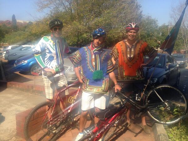 PabiMoloi's tweet image. Met these colorful guys at our polling station. They are stopping at stations across JHB. #Democracycle