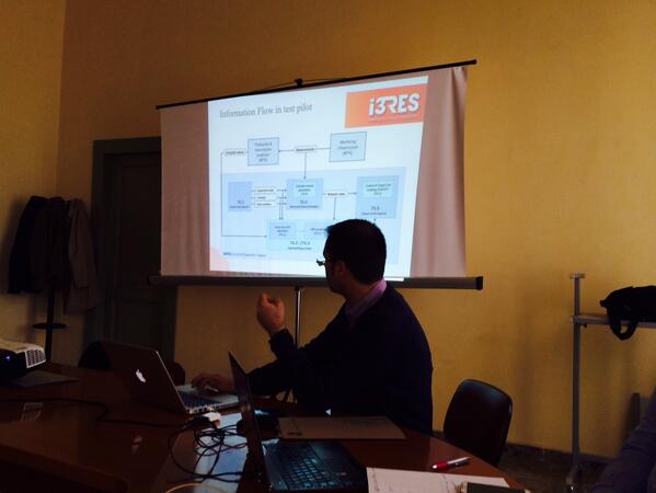 I3RES's tweet photo. BN I3RES Gino Iannelli illustra il flusso d'informazioni del sistema di controllo della smart grid
@LuigiGlielmo http://t.co/40WjQ7m08f