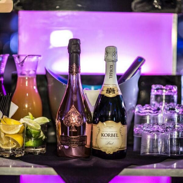 TimZile's tweet image. Ace of spades @Pure @Galavantier