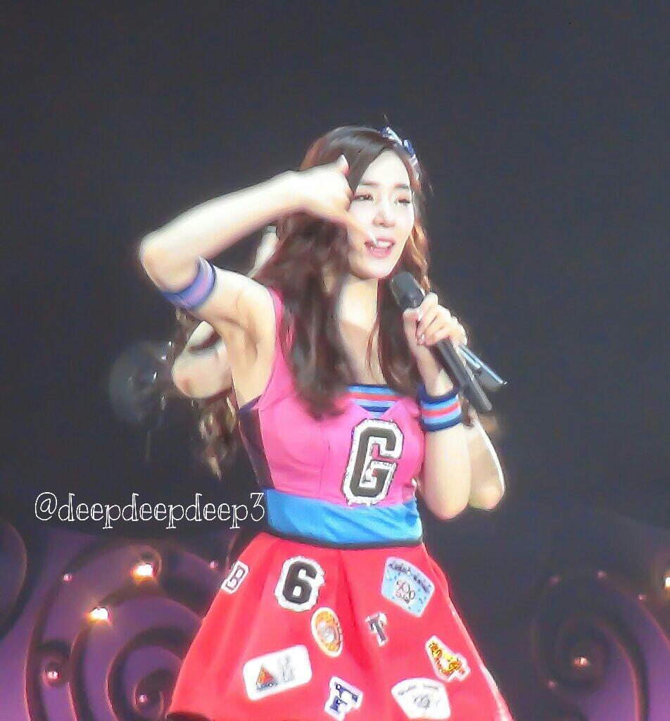 BnC3jX6CcAEeUcT.jpg:large