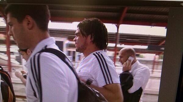 realmadrid_th's tweet photo. เปเป้ กับทรงผมใหม่ http://t.co/WIloSVaXYC