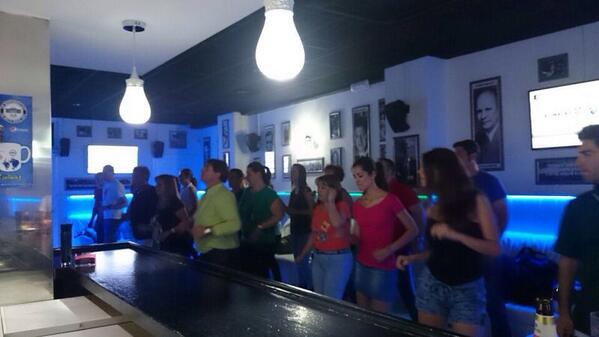 WhiteHouseJaen's tweet photo. ¡Gran noche de salsa y bachata en White House! ¡!No os perdáis la próxima! @JaenSquare @CondondeJaen @MrLagartoJaen http://t.co/wM58uFz2yO