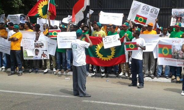 ayyaantuu's tweet photo. Ayyaantuu ...: Rallies against Oromo students massacre by TPLF, Continues -  - For More Click http://t.co/LAu0LpVWiU http://t.co/xePcO29VDa