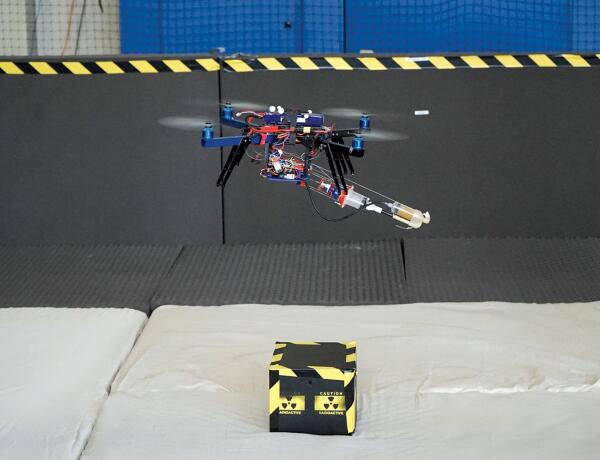 The world's first FLYING 3D printer ow.ly/wBlbV