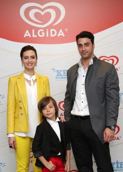 @RebulLavanda <a href="/Sarpablo111/">Sarp levendoğlu</a>