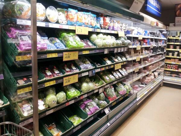 Trading the produce at Alton Manor #optimumstandards <a href="/mazieblake12345/">Richard Wilkinson</a> <a href="/mattashby1/">Matt Ashby</a>