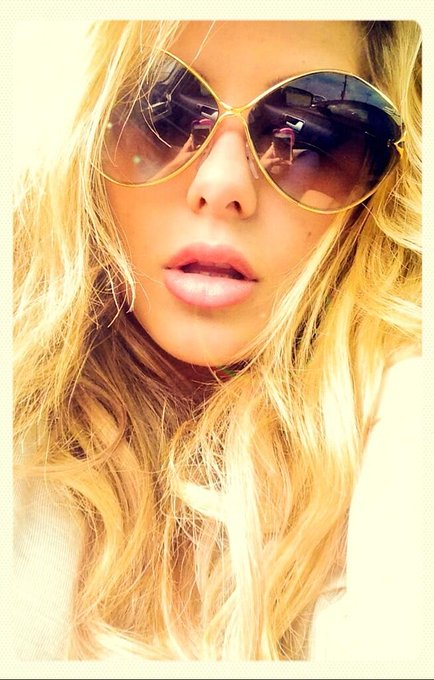 Road trip. 5 am. Nuff said ☺?

?

#Selfie #BedHead #Blondes #PicOfTheDay #Playboy  #Love #Happiness 