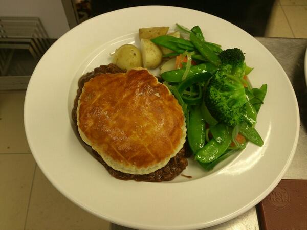 HarbysLounge's tweet photo. Come try our steak and ale pie http://t.co/e4jpdz6pH9