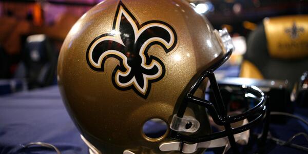 ReggieBush's tweet image. “@OhhMarisss: “@Saints: “My favorite #SaintsDraft pick of all time is______” http://t.co/AjFezsDI02” @ReggieBush 😭😭😭😭” 👍👍👍👍 thank you