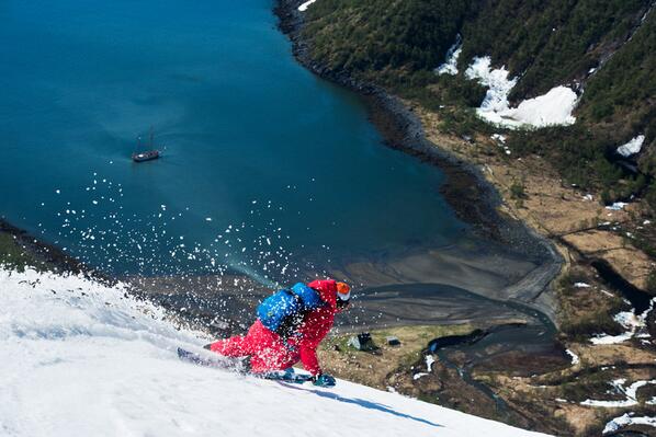 redbull's tweet image. Want epic scenery, epic sailing and epic skiing? Head for the fjords: win.gs/1niu3jX @RedBullSnow