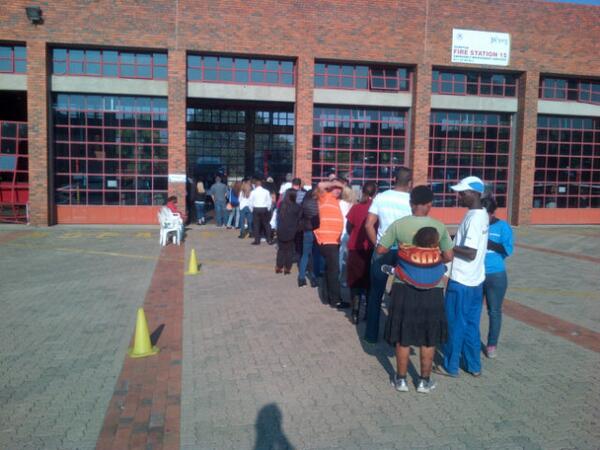 Sandton fire station just off Grayston drive. Queue less than 15 minutes #EasytoVote! @DA_News