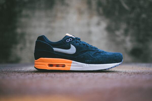 PO Air Max 1 Dark obsidian Atomic Orange . 1750K exclude ongkir . size LENGKAP !  <a href="/YourSolutionn/">Your Solutionn</a> <a href="/SneakickSS/">SneakickSS</a>