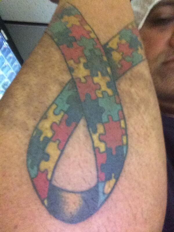 kramjeet's tweet photo. @TheBig_Easy Better than blue I wear this for life! http://t.co/7iNbWjo5yQ