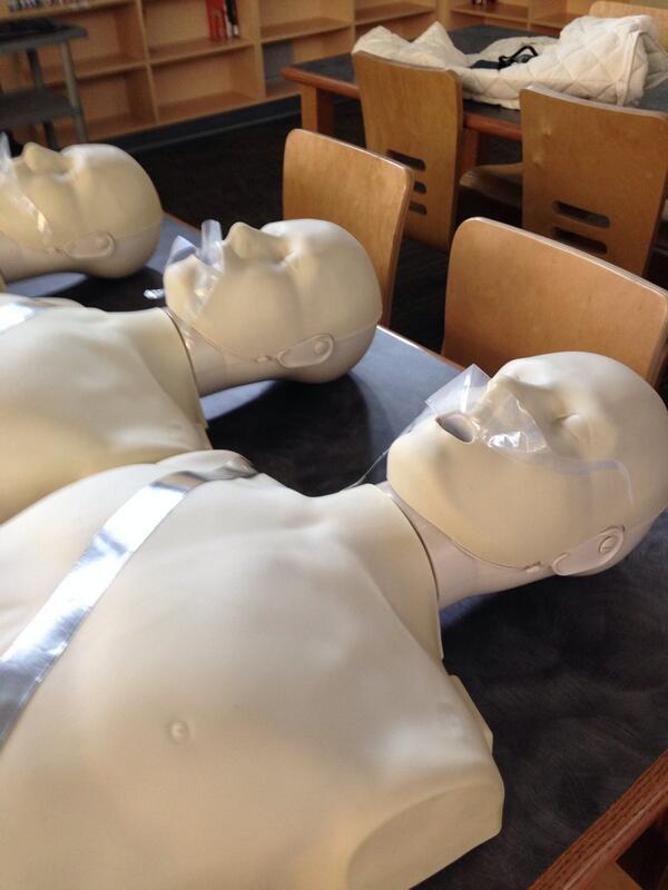 dsbn's tweet photo. Getting set up for the AED demo at Gordon #dsbnedweek http://t.co/Sbpe3wocMG