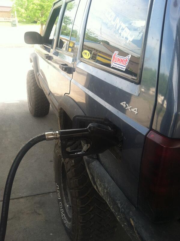 jeepboy_country's tweet image. Watching myself get fucked in the ass rn. #owwwww #byebyepaycheck