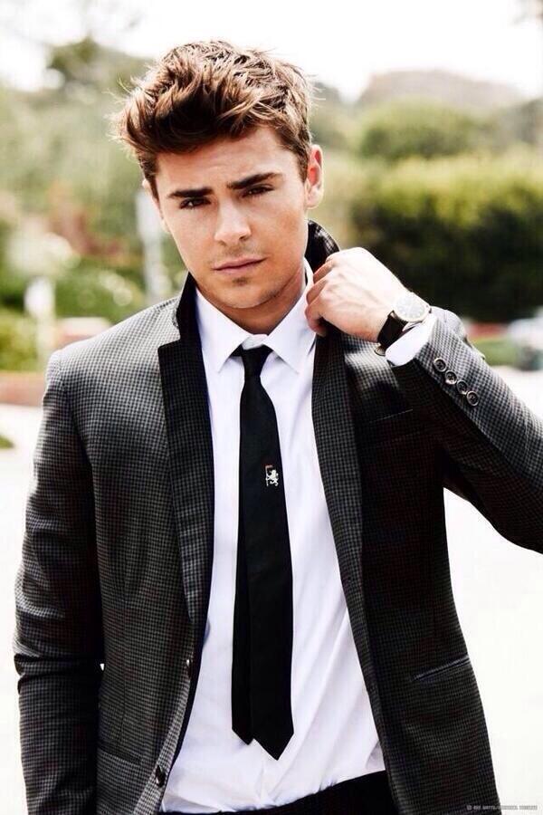 ZacEfronPic's tweet photo. bae in a suit http://t.co/X9DRtQv6Mz
