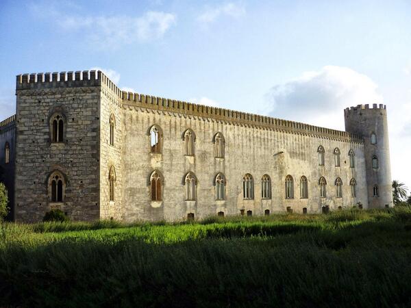 accuciacunti's tweet photo. Castello di Donnafugata a  15 Km da Ragusa- splendida dimora nobiliare del tardo 1800 @VisitSicilyOP  http://t.co/9mQ30MhIzC