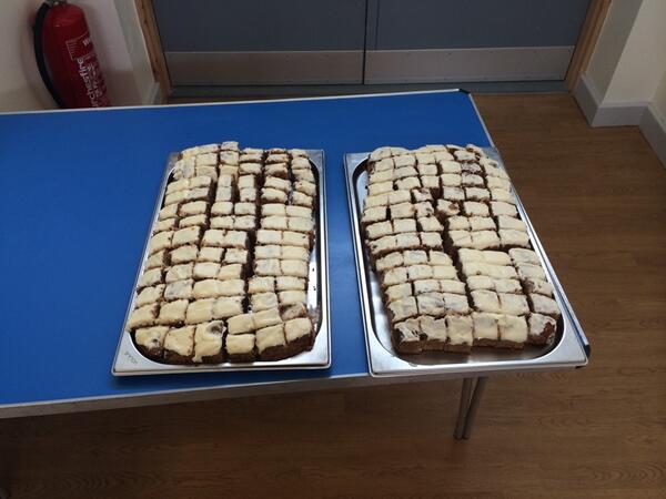 IPACA_Food's tweet photo. Homemade tasty cake made in house by out catering team #ipacalearn http://t.co/vGomS3Yn9o