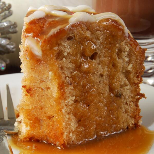 GrammaLuvs2Cook's tweet photo. Moist Apple Cake with Caramel Topping --> Recipe: http://t.co/2EXGyaAsXl http://t.co/3kdYcEvMVg