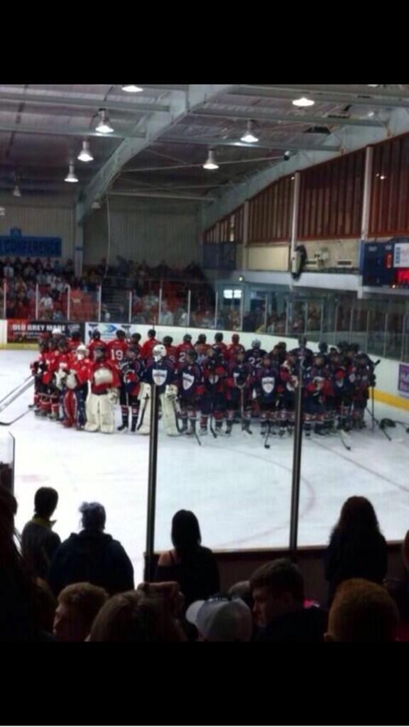 LewisNell19's tweet photo. So much respect in one photo http://t.co/qPh57QBN8V