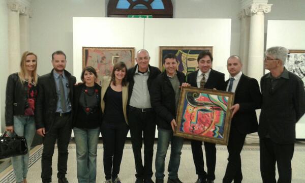 MuseoCattedrale's tweet photo. Carlo Massimo Franchi dona un'opera al @ComuneRG. L'artista con i curatori e l'amministrazione. @MuseoCattedrale http://t.co/ZSIc3U4be0
