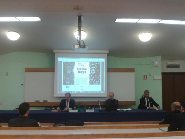 fleXiae's tweet photo. @fleXiae partecipa alle "Demo Days" della Università Luiss #usdemodays http://t.co/zdnTW1ukHG