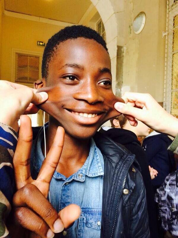 AlatiPaky's tweet photo. T'a vu ce renoi sur fb #DepuisTuVasPlusSurFacebook http://t.co/rx9suLuW1o