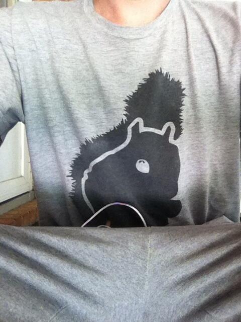 CharlieLean's tweet photo. Rocking one of my favorite @vitaminTHICK shirts! @BREYQUICK very #SkyedUp http://t.co/LKSsHehCKm