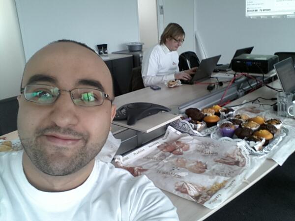 msgpdhackday's tweet image. Dusseldorf Dumbo Riders Hack away with this selfie at #MSGPDHackday2014