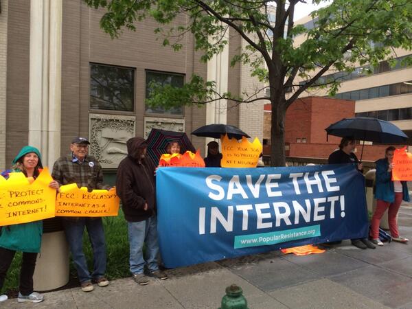 '@skymama65 RIGHT NOW #NetNeutrality protest at the FCC. Advocates will picket until May 15th #SaveTheInternet '