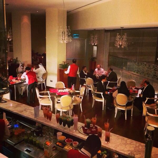 VodafoneQatar's tweet photo. Getting busy over here! Dinner is served! #RedVip #exclusive dinner #doha #aGoodThing http://t.co/79N2rz1cX4