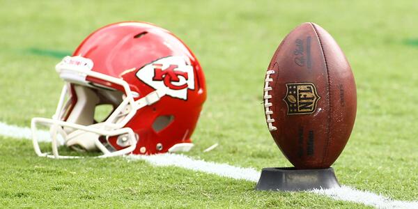 geds3's tweet photo. Catch up with the players with the latest edition of Chiefs Weekly.

READ: http://t.co/5JW8OzQpt3 http://t.co/TS0cewS4kx