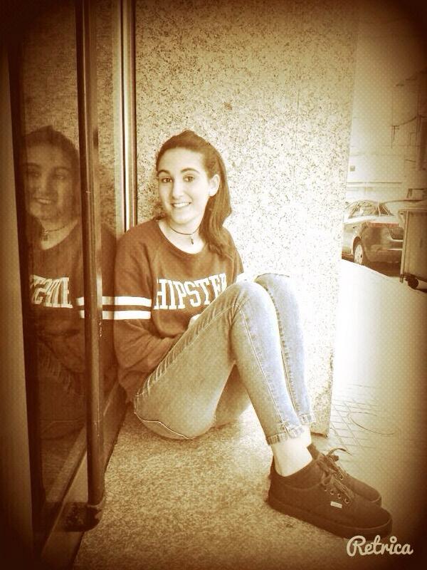 Ro_ni7's tweet photo. Otro mes más a su lado y cada uno es mejor que el anterior. Como quiero yo a mi niña!! 😘😘😘 @NahirSanchezz http://t.co/88k0CZpK8n