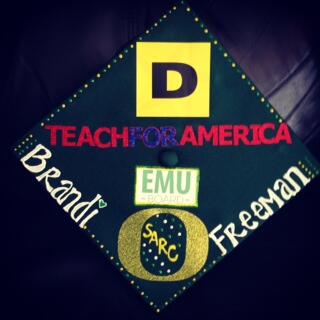 MissBFreeman's tweet photo. #UOGradCap #Callmeaduck #SARC #Ducksafterdark #Duckswag #Classof2014 #Oregon #Greenandyellow #seniors http://t.co/1awnTUJ7p8