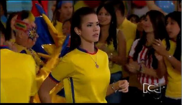 lauradeleonfc's tweet photo. #especial de #LaPlayita @lauramarceladlc 😍😍😍 http://t.co/v9zSE80u2J