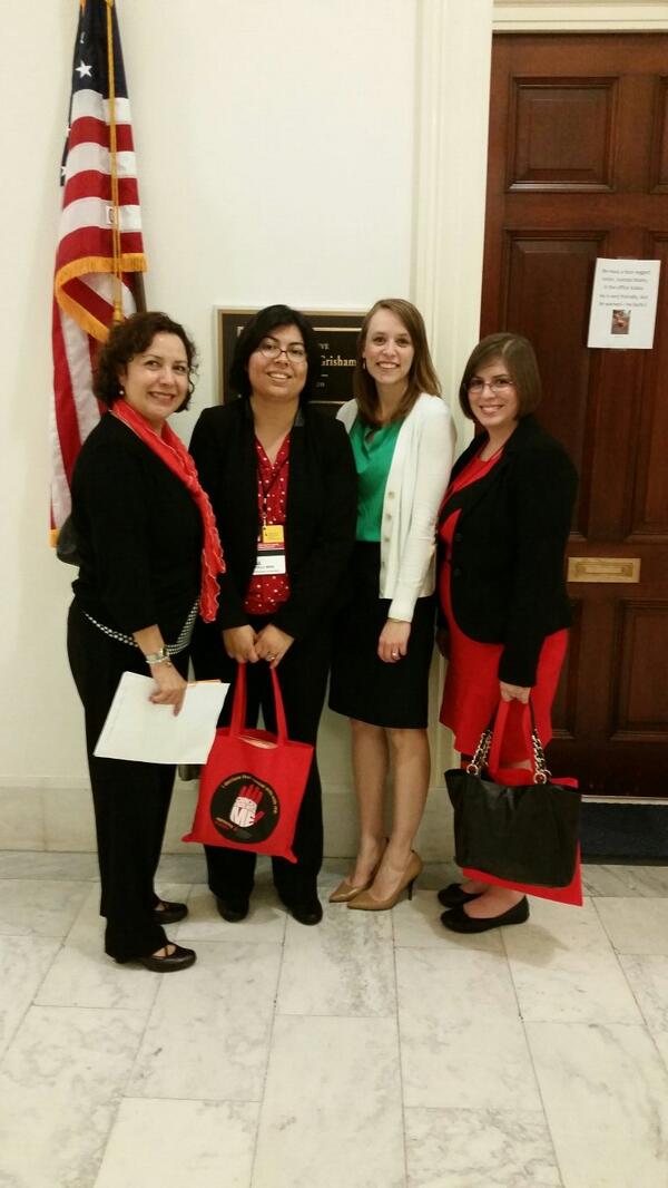 kimberley_craft's tweet image. Thank you Courtney for meeting with LLS again this year! We appreciate the support of @RepLujanGrisham #ideclare4LLS