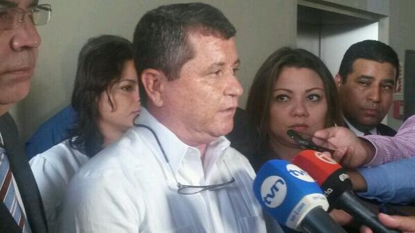 tvnnoticias's tweet photo. Ovidio Díaz impugna a Carlos "Tito" Afú del 7-1. Detalles de @XeniaDLeon #Decision2014TVN http://t.co/0VjJgL8Lqh
