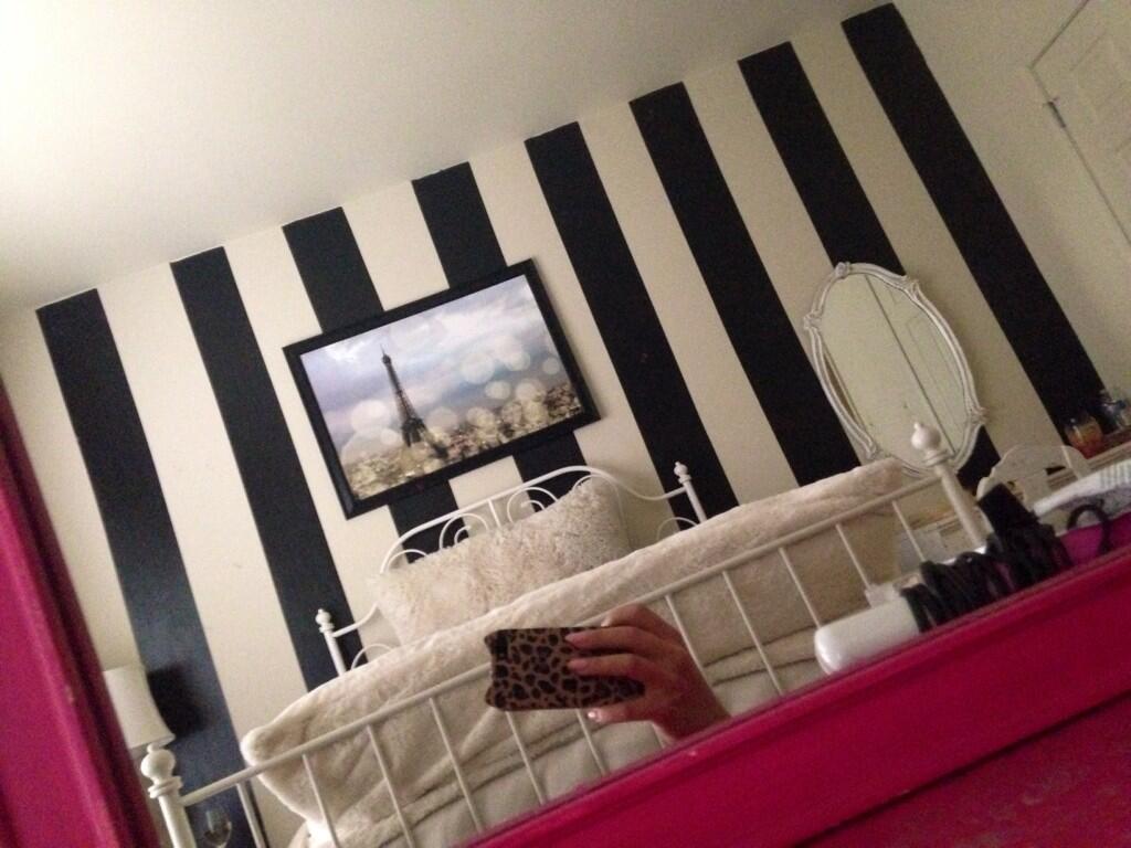 Kayla slossar on X: Almost finished organizing my new apartment 👽  #peekaboo #stripes #bedroom http:t.coOkqRhFk4qx  X