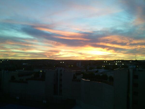 Beasmj's tweet photo. Echaremos de menos estas vistas el año que viene @MarCercasGaln @VickyRizosina http://t.co/feonMgOCCB