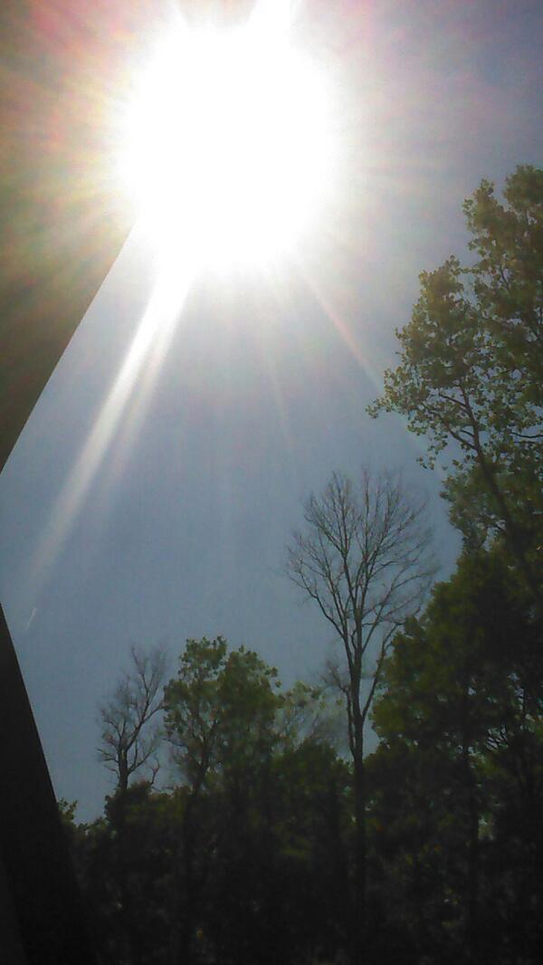 RT If u got the sun shining down on you today ! #springtime #Tennesseeboys  #countrylife #lifeisgood #sunshine