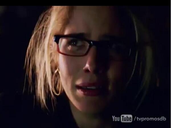 smoaksqueen's tweet image. There's only two ways she'd be like this oliver is dying or she's been taken by a hot psychopath. #SecondChoice