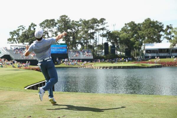 .<a href="/McIlroyRory/">Rory McIlroy</a> must have been between clubs today at No. 17. #PGATOUR