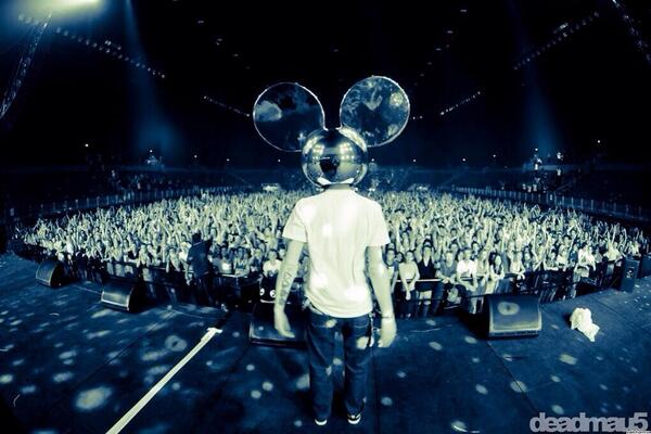 Rave Pics tweet media