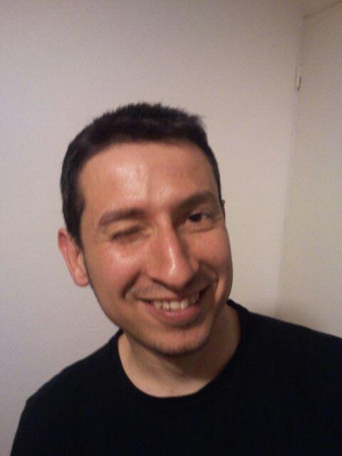RogerSnGuimera's tweet photo. @miaportacion #diadelguino14 guiño! http://t.co/MmxErlzC7J