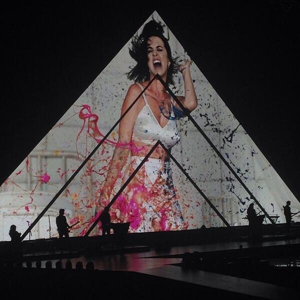 La primera noche del tour de Katy Perry BnESEfoIIAAhslK