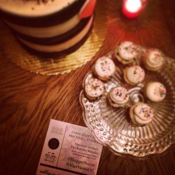 DomiCileDC's tweet image. We're here, #BloggerScene! Loving these @bakersdozendc treats! Come find us!