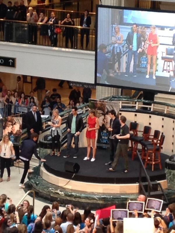 windsofwhut's tweet image. Q&amp;amp;A with John Green and the cast of The Fault in Our Stars in Cleveland. #TFIOStour #TFIOS