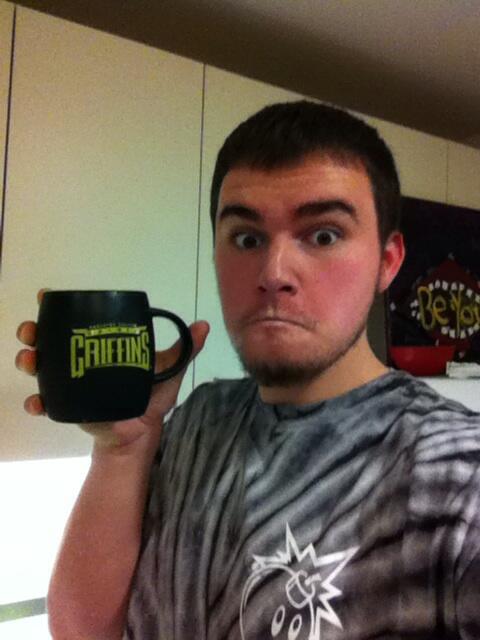 wolff_charlie's tweet image. ten #retweets and #favorites and I'll smash this random persons mug
